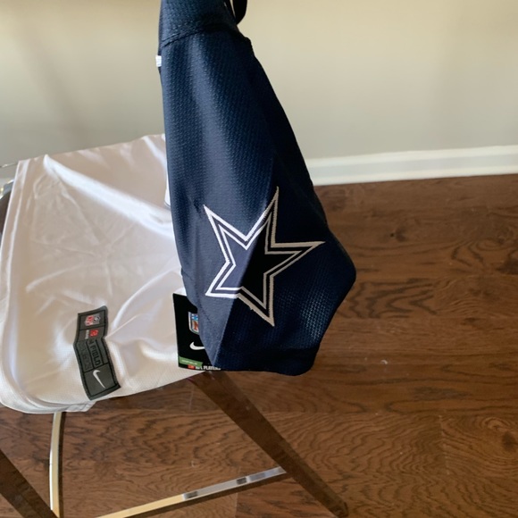 DEZ Bryant Jersey - Picture 4 of 6
